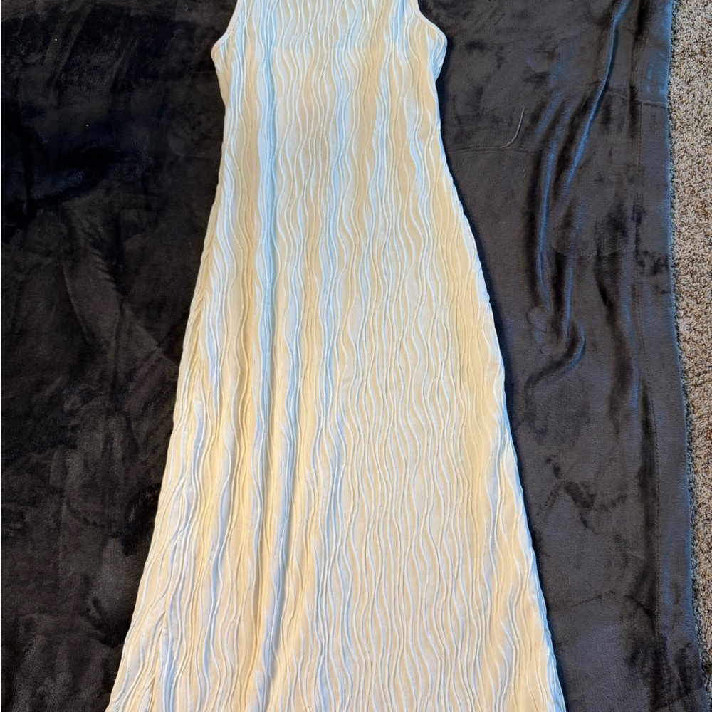 Elegant Cream Sleeveless Dress